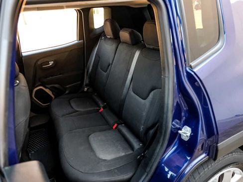 Used 2017 Jeep Renegade Latitude w/ Cold Weather Group image 36