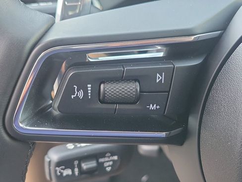 Certified 2025 Porsche Macan AWD/4WD image 28