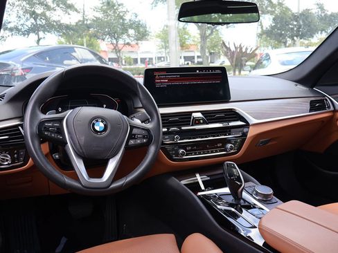 Used 2023 BMW 530i w/ Convenience Package RWD image 27