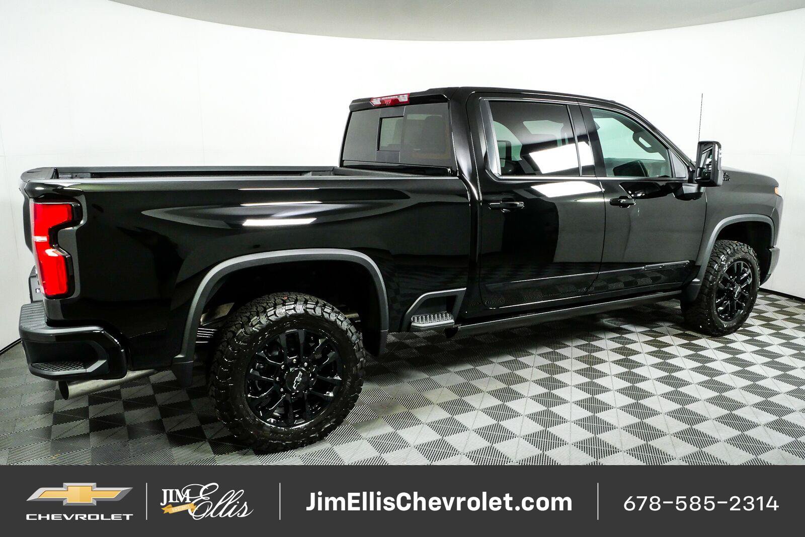 New 2026 Chevrolet Silverado 2500 High Country w/ Midnight Edition AWD/4WD image 2