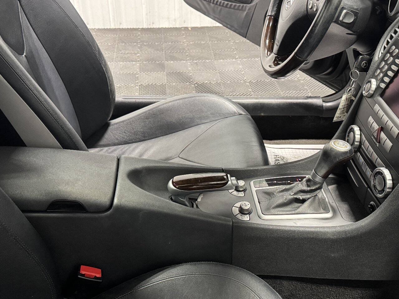 Used 2005 Mercedes-Benz SLK 350 image 16