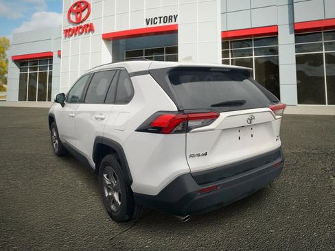 Used 2025 Toyota RAV4 XLE image 4