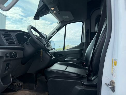Used 2024 Ford Transit 250 148 Medium Roof Extended AWD w/ Load Area Protection Package image 4