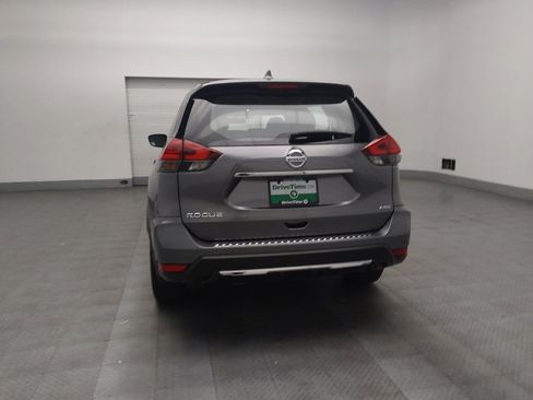 Used 2017 Nissan Rogue S AWD/4WD image 6