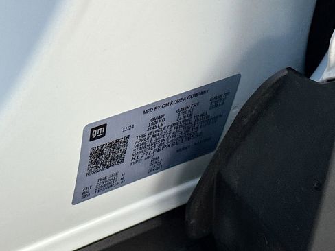 Used 2025 Chevrolet Trax LS image 28