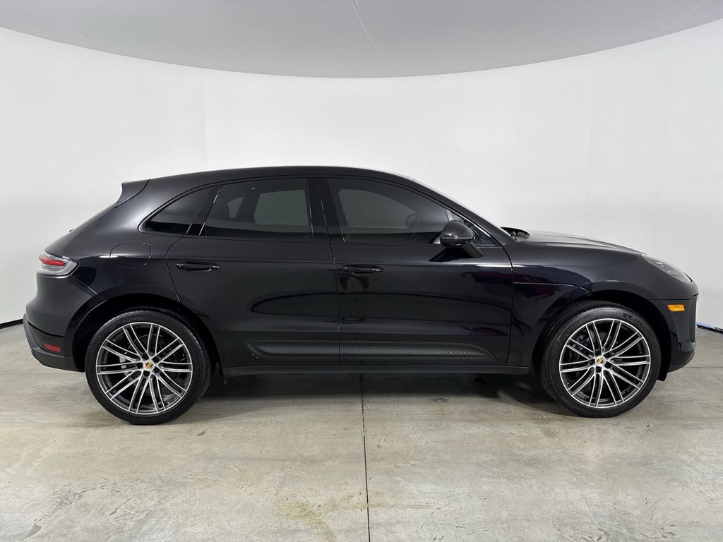 Certified 2024 Porsche Macan w/ Premium Plus Package AWD/4WD image 8