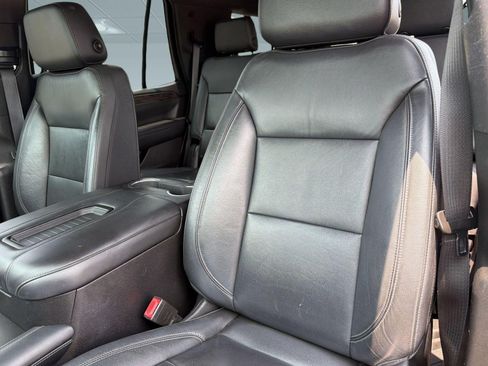 Used 2021 Chevrolet Tahoe LT w/ LT Signature Package RWD image 24