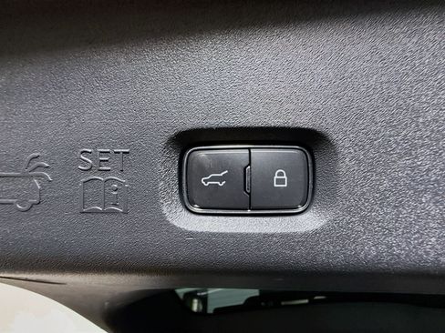 Used 2025 Ford Expedition Platinum w/ Driver's Package AWD/4WD image 43