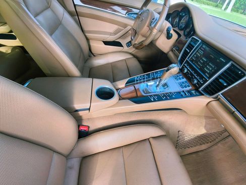 Used 2015 Porsche Panamera S RWD image 36