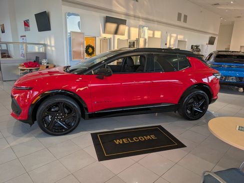 New 2026 Chevrolet Equinox EV RS image 4