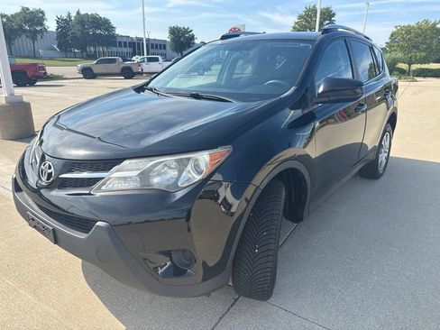 Used 2014 Toyota RAV4 LE FWD image 6