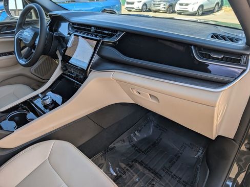 Used 2023 Jeep Grand Cherokee 4WD 4xe image 21