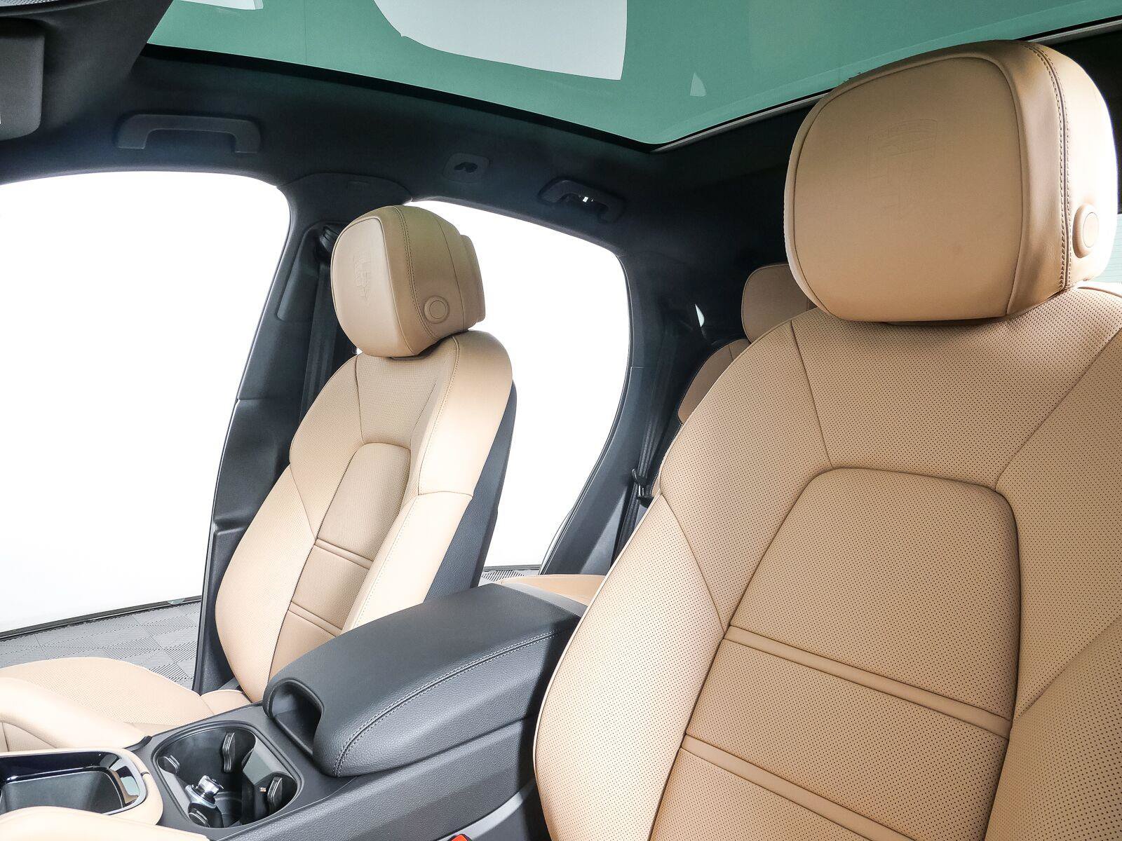 New 2026 Porsche Cayenne Coupe AWD/4WD image 5