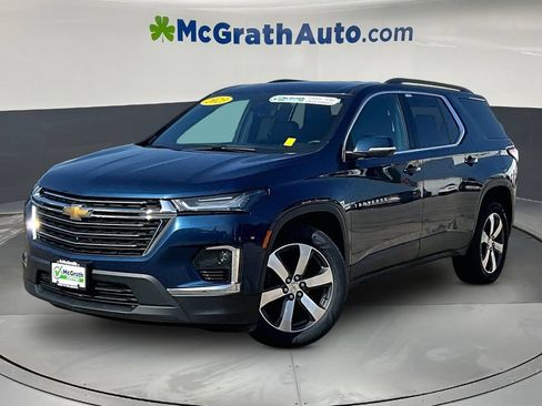 Used 2023 Chevrolet Traverse LT w/ LT Premium Package AWD/4WD image 3