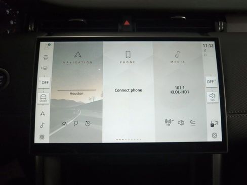 Certified 2025 Land Rover Discovery Sport Dynamic SE image 24