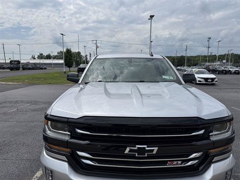 Used 2018 Chevrolet Silverado 1500 LT w/ Redline Edition AWD/4WD image 3