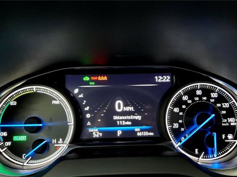 Used 2023 Toyota Venza LE image 26