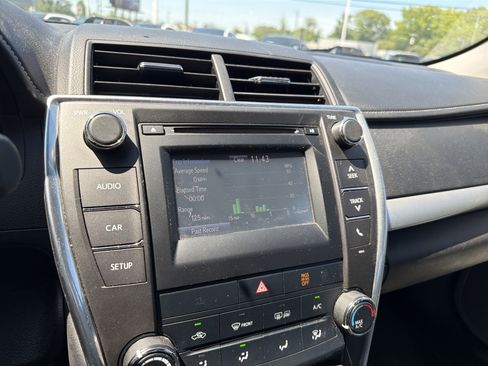 Used 2017 Toyota Camry SE w/ Moonroof Package FWD image 24