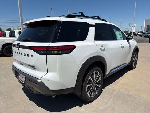 New 2026 Nissan Pathfinder Platinum w/ Cargo Package AWD/4WD image 5