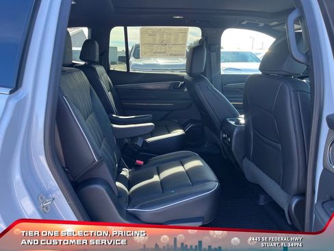 New 2026 Buick Enclave Avenir w/ Super Cruise Package image 17