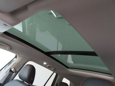 New 2025 Volkswagen Atlas Peak Edition SE image 21