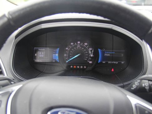 Certified 2022 Ford Edge Titanium AWD/4WD image 31