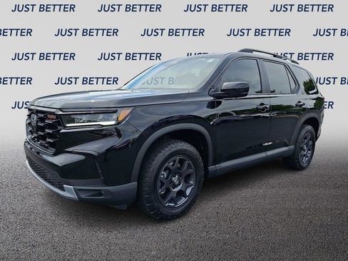 New 2025 Honda Pilot TrailSport image 2