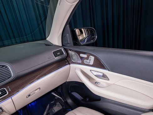 Certified 2026 Mercedes-Benz GLS 450 4MATIC image 24