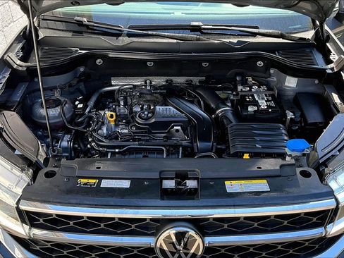 Used 2023 Volkswagen Taos SEL AWD/4WD image 15