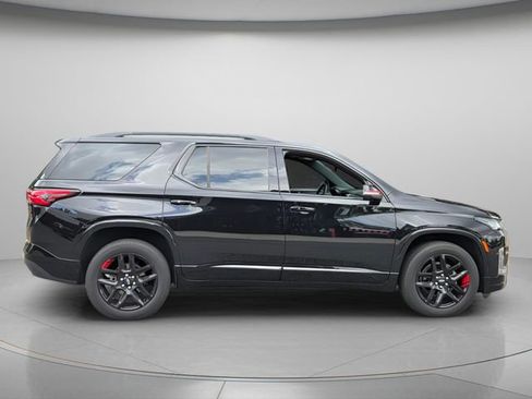 Used 2022 Chevrolet Traverse Premier w/ Redline Edition FWD image 8