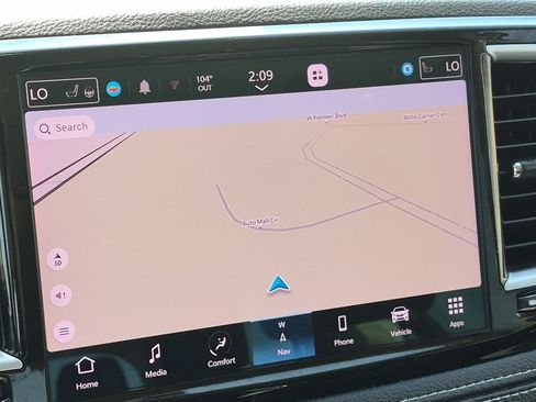 Used 2022 Chrysler Pacifica Limited FWD image 23