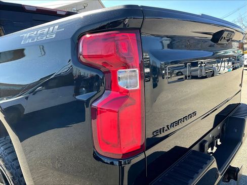 Used 2023 Chevrolet Silverado 1500 LT Trail Boss w/ LT Trail Boss Premium Package image 35