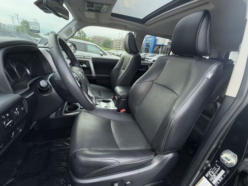 Used 2022 Toyota 4Runner Limited AWD/4WD image 13