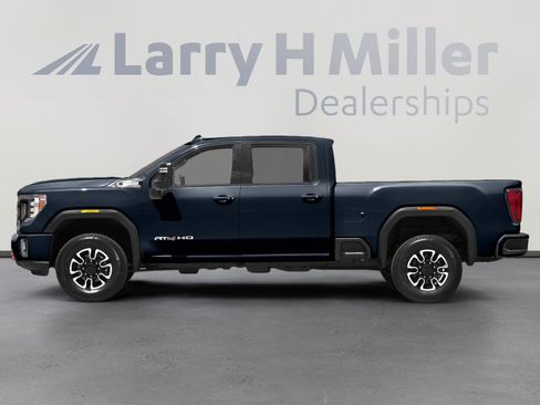 Used 2022 GMC Sierra 2500 AT4 w/ AT4 Premium Plus Package AWD/4WD image 3