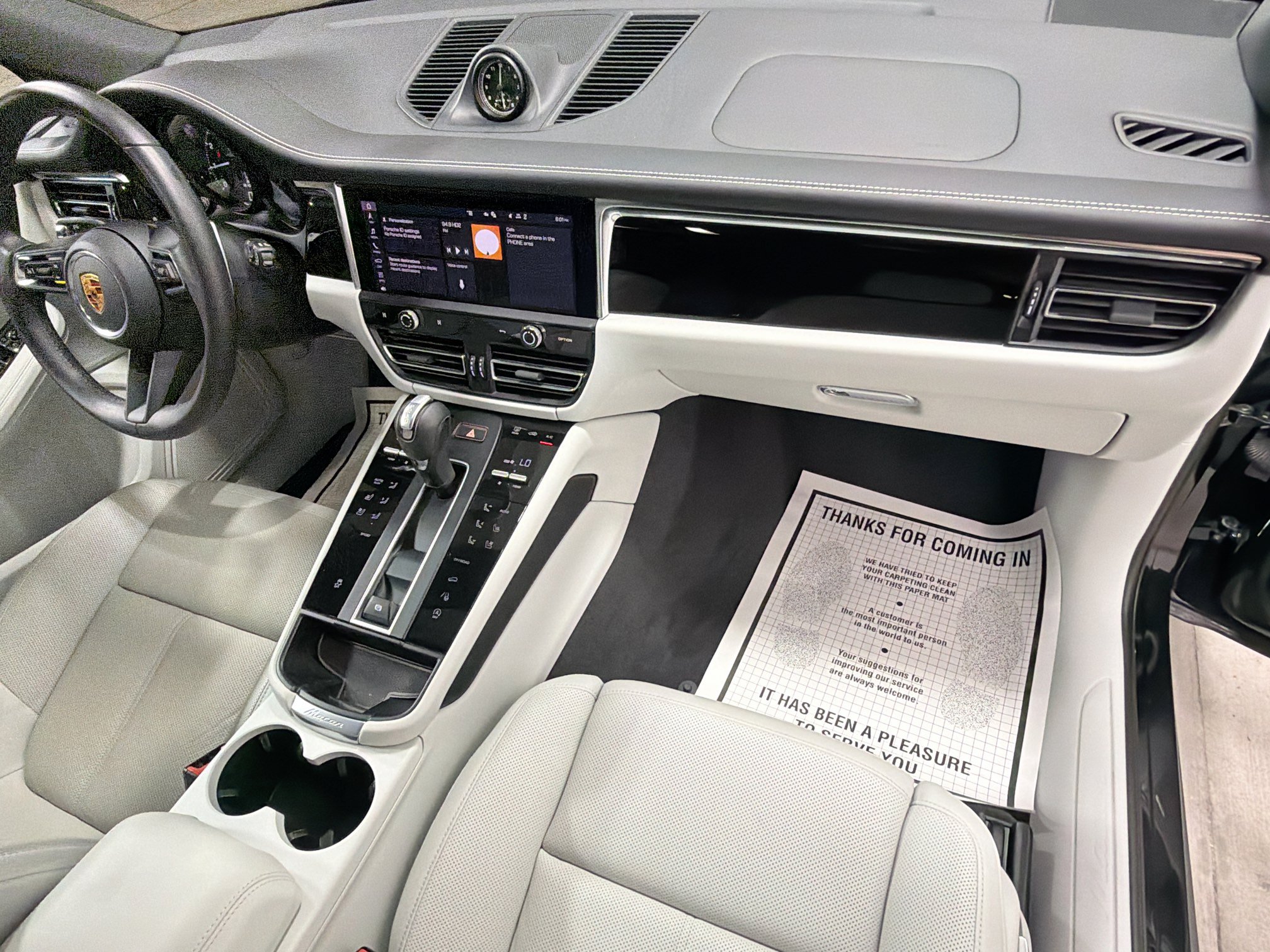 Certified 2026 Porsche Macan AWD/4WD image 15