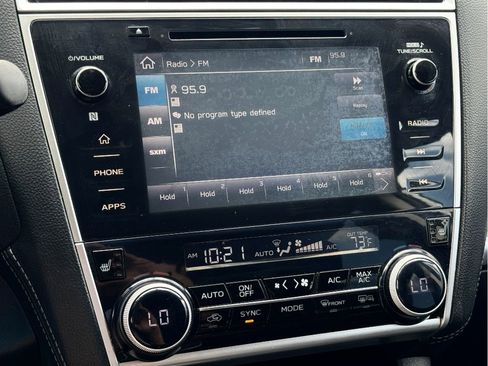 Used 2018 Subaru Outback 2.5i Premium image 16