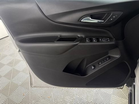 Used 2020 Chevrolet Equinox LT w/ Sport Edition image 10