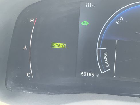 Used 2025 Toyota Camry SE FWD image 28