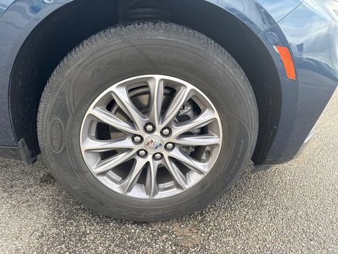 Used 2023 Buick Enclave Essence FWD image 6