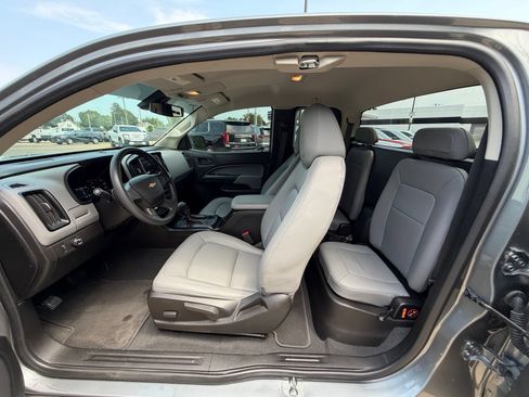 Used 2021 Chevrolet Colorado W/T RWD image 24