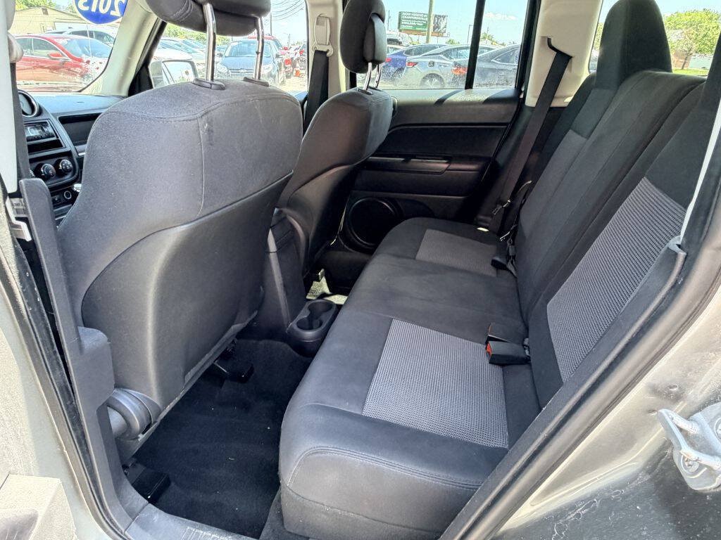 Used 2013 Jeep Patriot Latitude AWD/4WD image 6