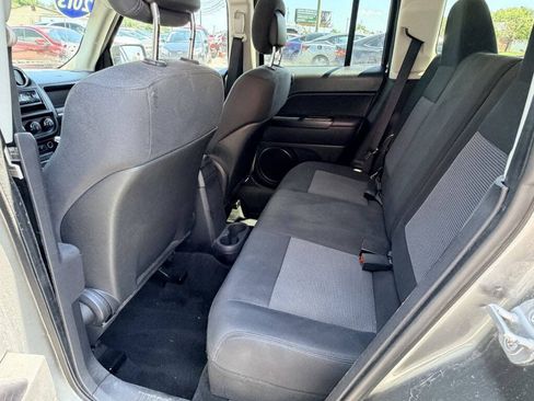 Used 2013 Jeep Patriot Latitude AWD/4WD image 6