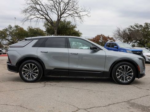 Used 2025 Cadillac Lyriq Sport image 5