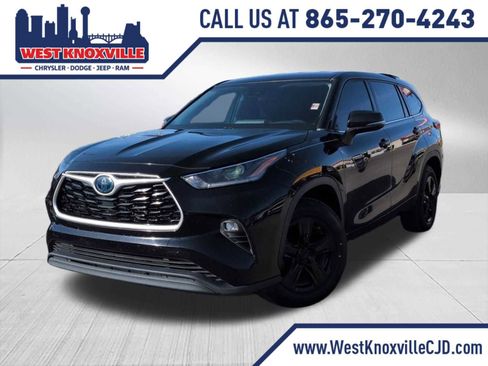 Used 2021 Toyota Highlander LE FWD image 1