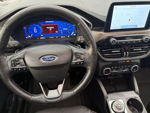 Used 2020 Ford Escape Titanium image 13