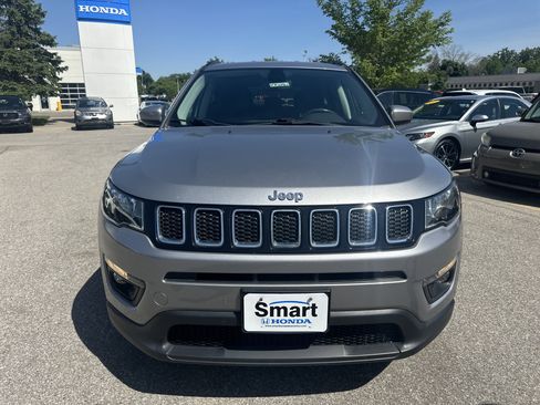 Used 2018 Jeep Compass Latitude w/ Popular Equipment Group FWD image 8