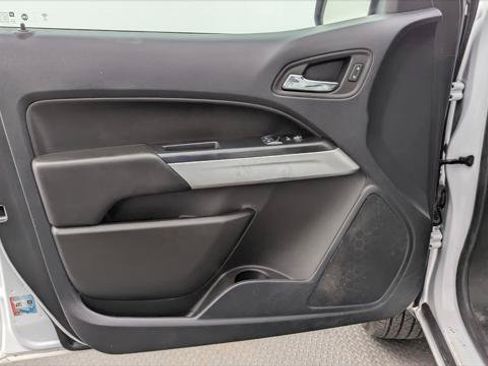 Used 2022 Chevrolet Colorado LT w/ Fleet Safety Package RWD image 12
