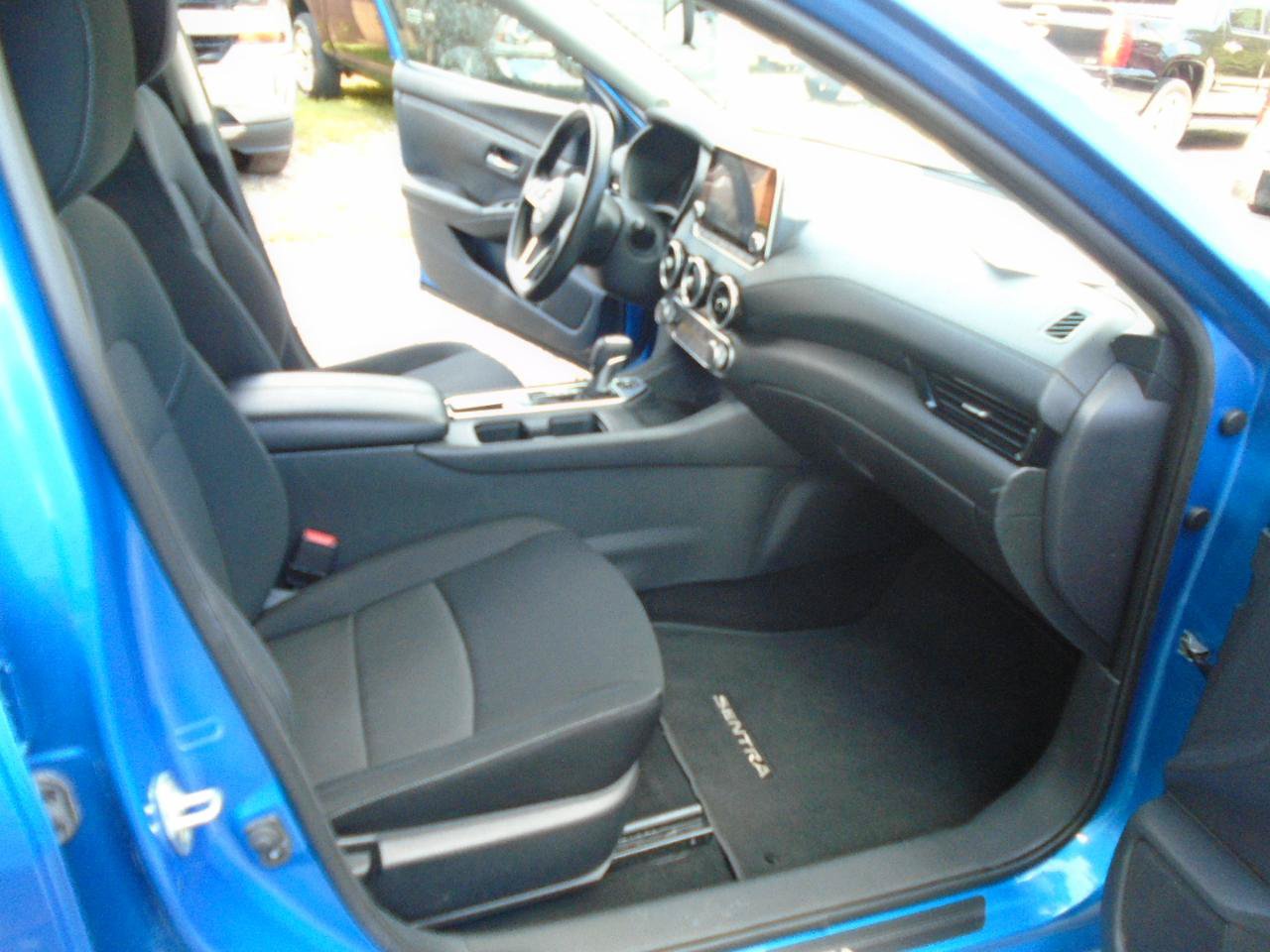 Used 2024 Nissan Sentra SV FWD image 15