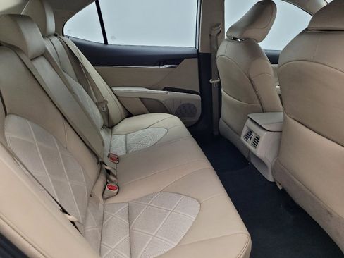 Used 2019 Toyota Camry XLE image 19