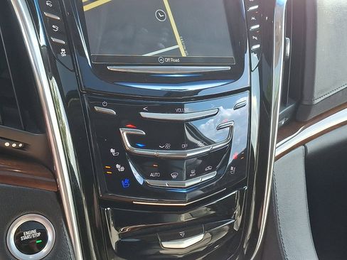 Used 2018 Cadillac Escalade Premium Luxury AWD/4WD image 18